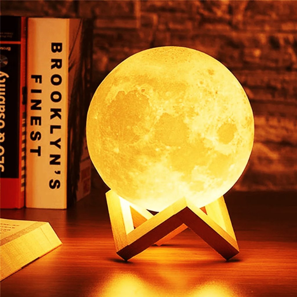 Imagem original do anúncio: Luminária Lua Cheia LED para um cantinho cósmico
